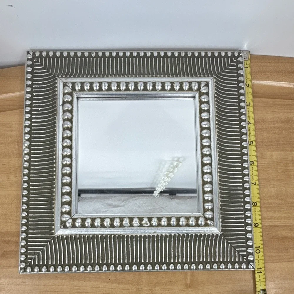N/A square silver